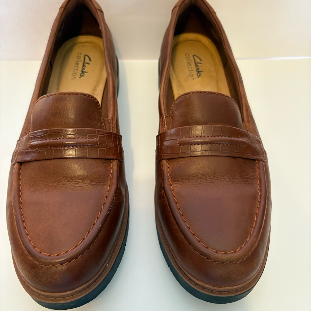 Clarks Brown Leather Loafers Timeless Slip-On Design